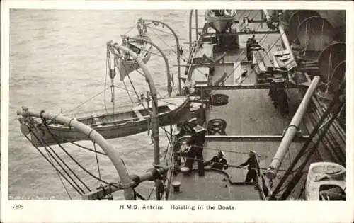 PC H.M.S. Antrim, Hoisting in the Boats