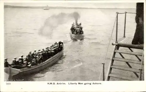 Ak Britisches Kriegsschiff, HMS Terrible, Liberty Men going Ashore