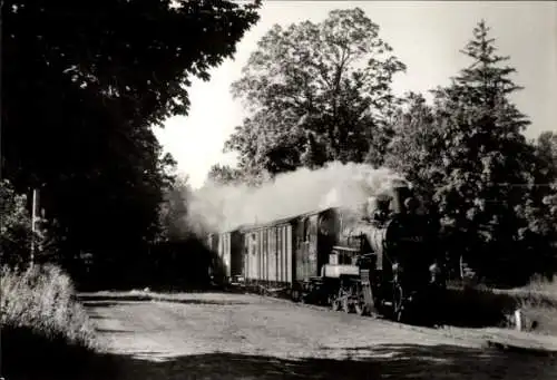 Ak Philippshagen Göhren Rügen, Schmalspurbahn Putbus Göhren, Frühzug von Göhren bei der Einfahrt