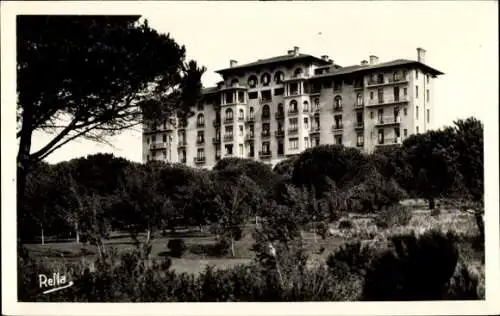 Ak Valescure Var, Ansicht vom Le Golf Hotel, Garten