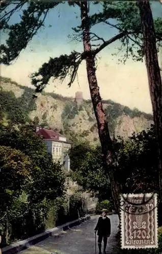 Ak Mödling in Niederösterreich, Blick auf den Klausen mit Neuweg und Schwarzem Turm