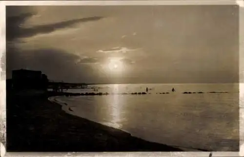 Ak Seeheilbad Zingst an der Ostsee, Abend am Strand