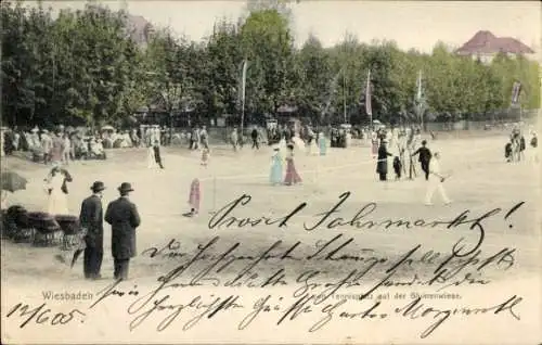 Ak Wiesbaden in Hessen, Tennisplatz, Blumenwiese