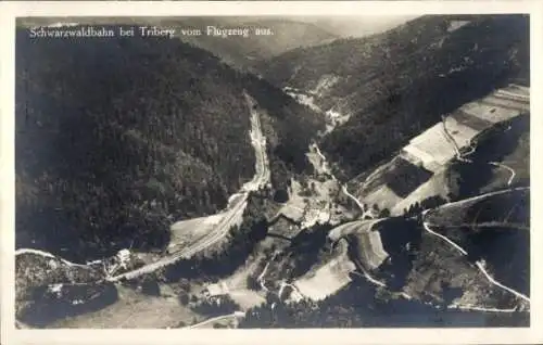 Ak Triberg im Schwarzwald, Schwarzwaldbahn, Fliegeraufnahme