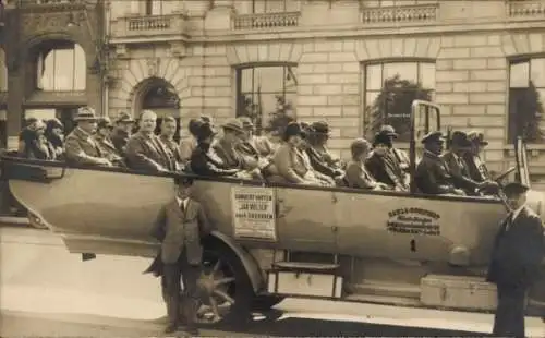 Foto Ak Hamburg Mitte Altstadt, Stadtrundfahrt, Passagiere im Autobus