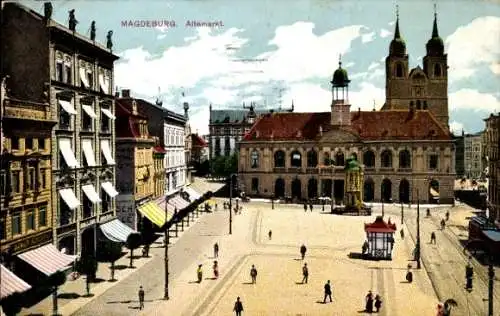 Ak Magdeburg in Sachsen Anhalt, Altemarkt, Totalansicht mit Kirche und Rathaus