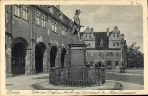 Ak Dessau in Sachsen Anhalt, Großer Markt, Denkmal des Alten Dessauer