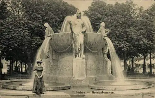 Ak München, Nornenbrunnen