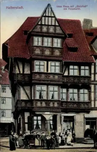 Ak Halberstadt in Sachsen Anhalt, Altes Haus mit Stelzfuß am Holzmarkt