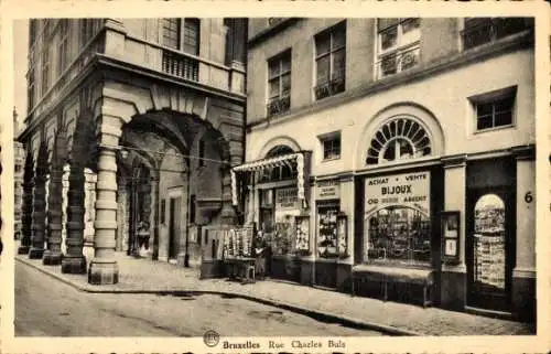 Ak Brüssel Brüssel, Rue Charles Buls, Am Denkmal von Everard 't Serclaes