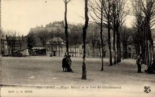 CPA Givet Ardennes, Place Méhul et le fort de Charlemont