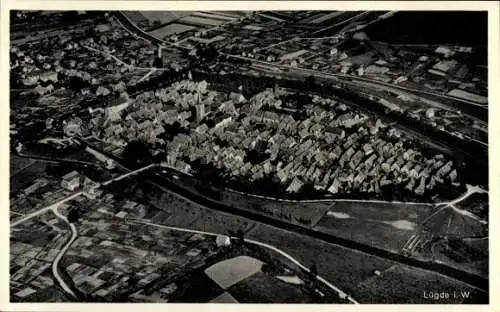 Ak Lügde im Weserbergland, Fliegeraufnahme, Panorama vom Ort