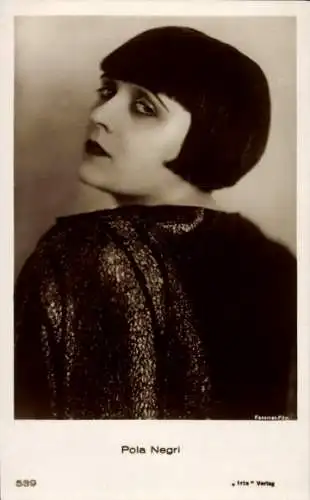 Ak Schauspielerin Pola Negri, Portrait