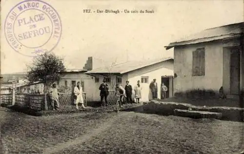 Ak Fès Fez Marokko, Dar Dbibagh, un coin du Souk, Radfahrer, Häuser