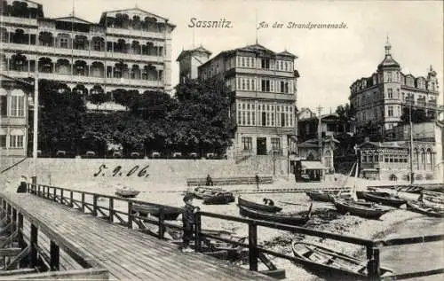 Ak Sassnitz auf Rügen, Strandpromenade, Boote