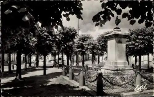 Ak Neauphle le Château Yvelines, Place Mancest