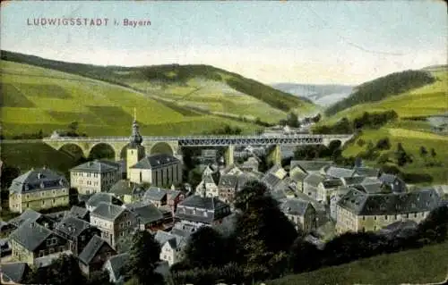 Ak Ludwigsstadt in Oberfranken, Panorama, Brücke, Kirche