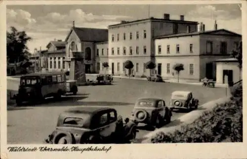 Ak Eberswalde in der Mark, Hauptbahnhof, Autos