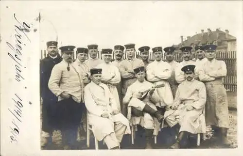 Foto Ak Zwickau in Sachsen, Deutsche Soldaten in Uniformen, Lazarett