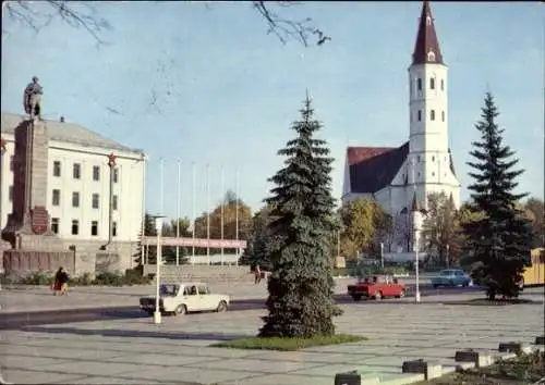 Ak Russland, Blick auf den Pergales Platz, Kirche