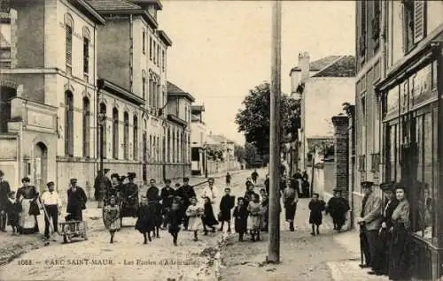 CPA Le Parc de Saint Maur Val de Marne, Les Ecoles d'Adamville