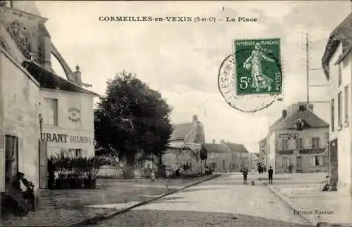 CPA Cormeilles sur Vexin d'Oise, La Place