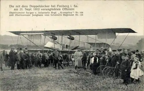 Ak Freiberg in Sachsen, Die mit dem Doppeldecker am 21. September 1912 verunglückten Offiziere