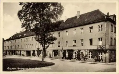 Ak Potsdam, Versorgungsheim Haus 1, Hofseite