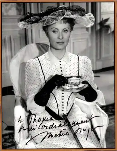 Foto Schauspielerin Michèle Morgan, Autogramm