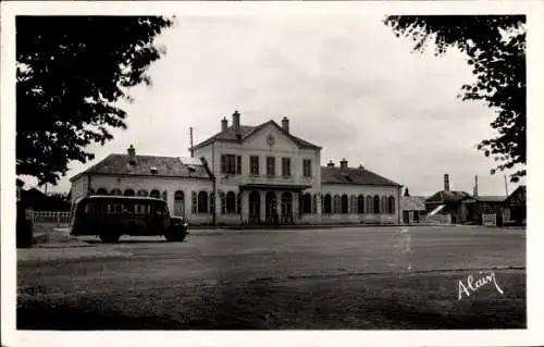 Ak Crépy en Valois Oise, Bahnhof