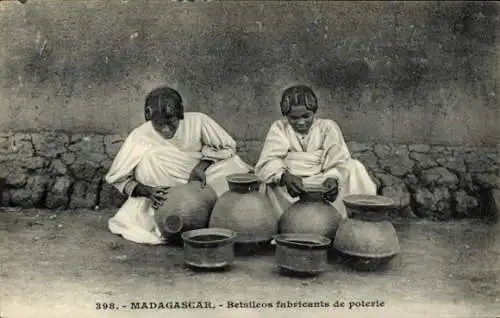 CPA Madagascar, Betsileos fabricants de poterie