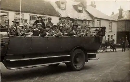 Foto Ak Autobus, Passagiere