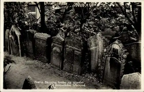 Judaika Ak Praha Prag Tschechien, Grabmalgruppen am alten jüdischen Friedhof