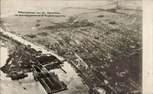 Foto Ak Wilhelmshaven, Fliegeraufnahme, Hafen, Bahnhofsgelände, Torpedokaserne