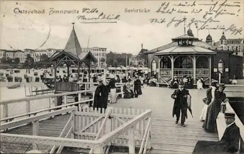 Ak Ostseebad Zinnowitz auf Usedom, Ostseebad  Seebrücke, Villa Meerblick, Bänke, Spaziergänger...