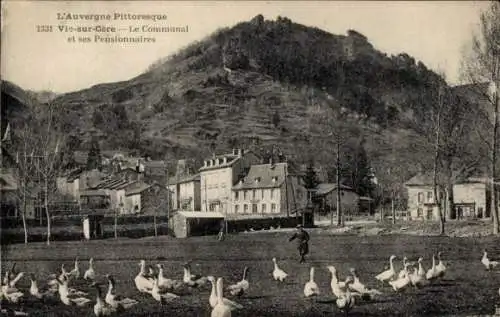 Ak Vic sur Cère Cantal, Le Communal, Pensionnaires