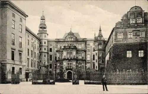 Ak Dessau in Sachsen Anhalt, Herzogliches Schloss