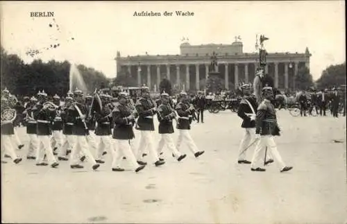 Ak Berlin Mitte, Aufziehen der Wache am Lustgarten