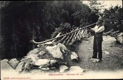 Ak Schweiz, Alphornbläser in Tracht