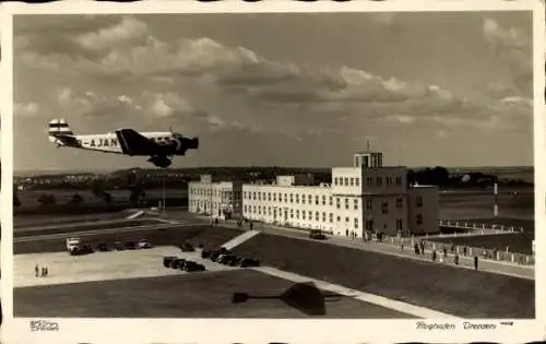 Ak Dresden Klotzsche, Flughafen, Flugzeug D-AJAN, Walter Hahn 10778