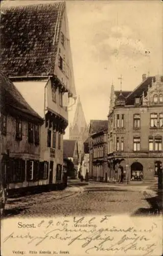 Ak Soest in Nordrhein Westfalen, Blick in den Grandweg, Kirchturm