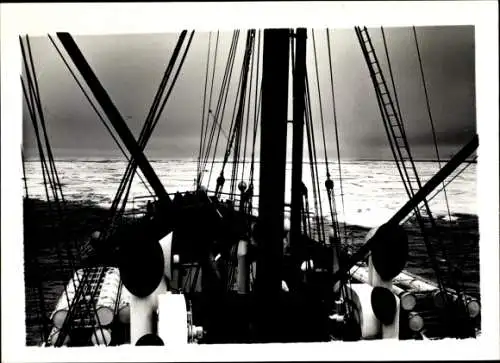 Foto Blick vom Schiff auf das Meer