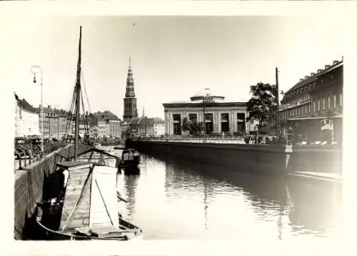 Foto Kjøbenhavn København Kopenhagen Dänemark, Teilansicht vom Kanal, Kirche, Museum