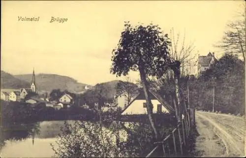 Ak Brügge Lüdenscheid im Märkischen Kreis Westfalen, Teilansicht, Kirchturm, Volmetal