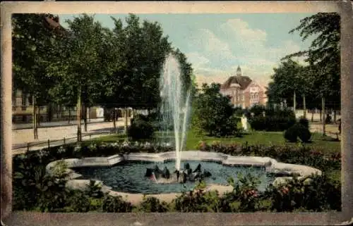 Ak Leipzig in Sachsen, Springbrunnen in einer Parkanlage