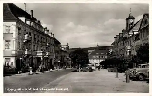 Ak Triberg im Schwarzwald, Marktplatz, Autos