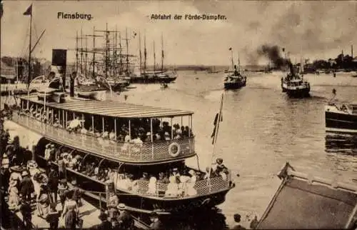 Ak Flensburg in Schleswig Holstein, Anleger, Förde-Dampfer, Abfahrt, Passagiere, Segelschiffe, Boote