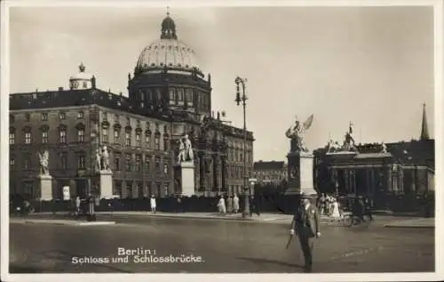 Ak Berlin Mitte, Schloss, Schlossbrücke, Statuen