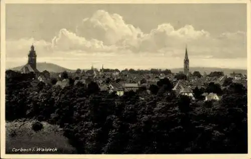 Ak Korbach in Hessen, Waldeck, Totalansicht, Kirchtürme