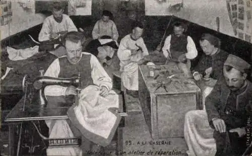 Ak A la Caserne, Intérieur d'un atelier de réparation, Singer Nähmaschine, Schuster